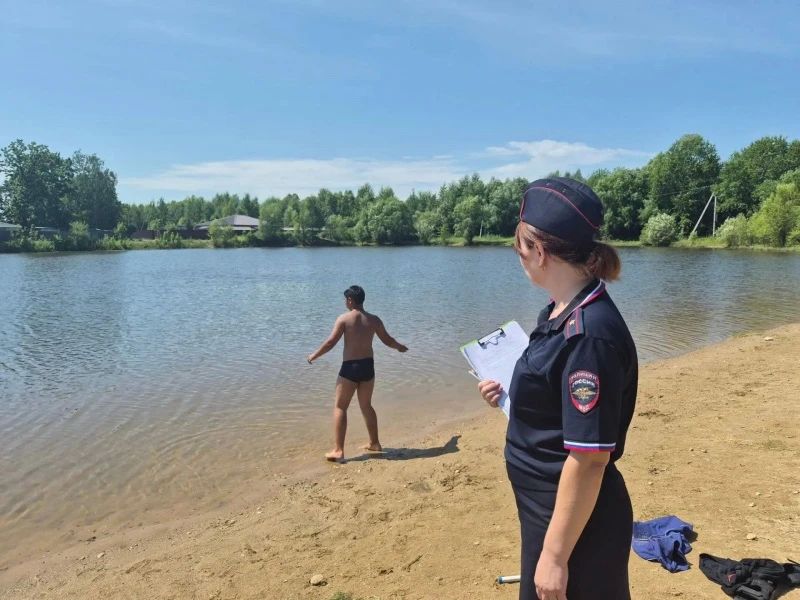 В ЕАО с начала купального сезона сотрудники полиции составили 43 протокола на родителей, чьи дети находились без присмотра у водоемов В ЕАО с начала купального сезона сотрудники полиции составили 43 протокола на родителей, чьи дети находились без присмотра у водоемов