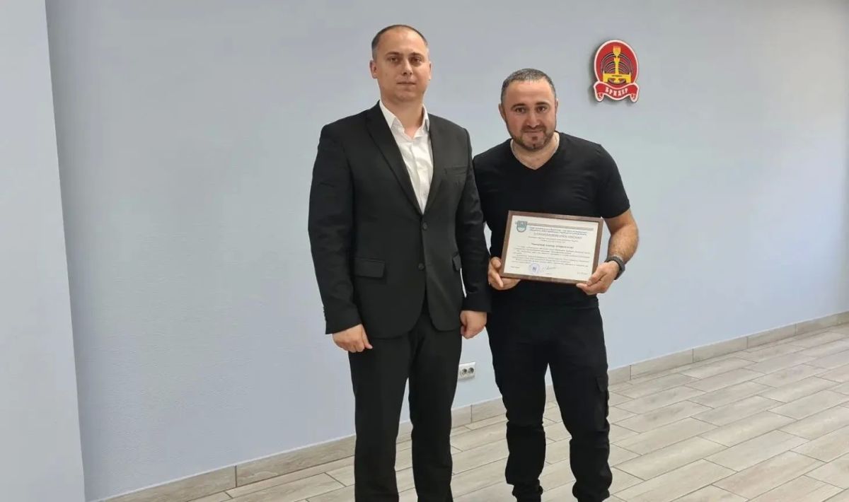 Мэр Биробиджана Алексей Кузьмин поздравил с праздником работников торговли Мэр Биробиджана Алексей Кузьмин поздравил с праздником работников торговли
