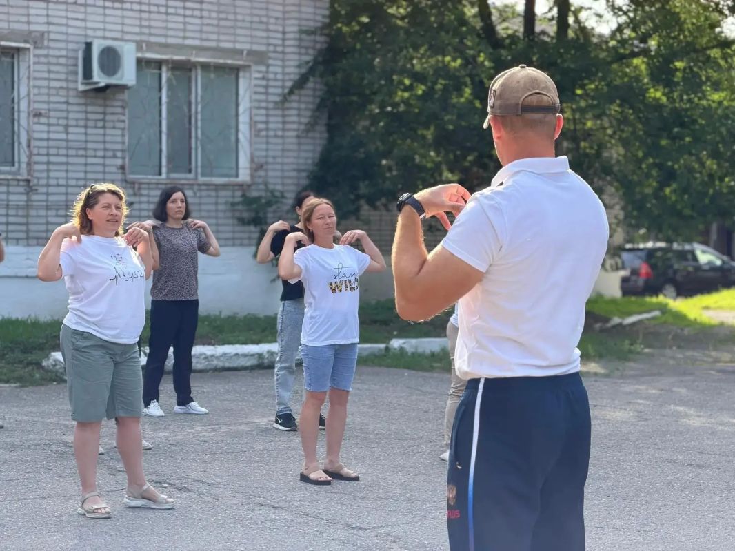 Массовая утренняя зарядка прошла в с.Валдгейм ЕАО Массовая утренняя зарядка прошла в с.Валдгейм ЕАО