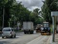 Городские службы проводят ручную и механическую уборку