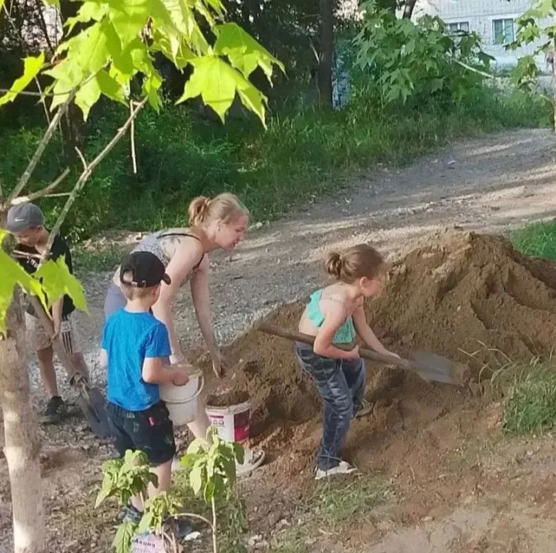 В Биробиджане открывается новый уличный спортивный комплекс В Биробиджане открывается новый уличный спортивный комплекс