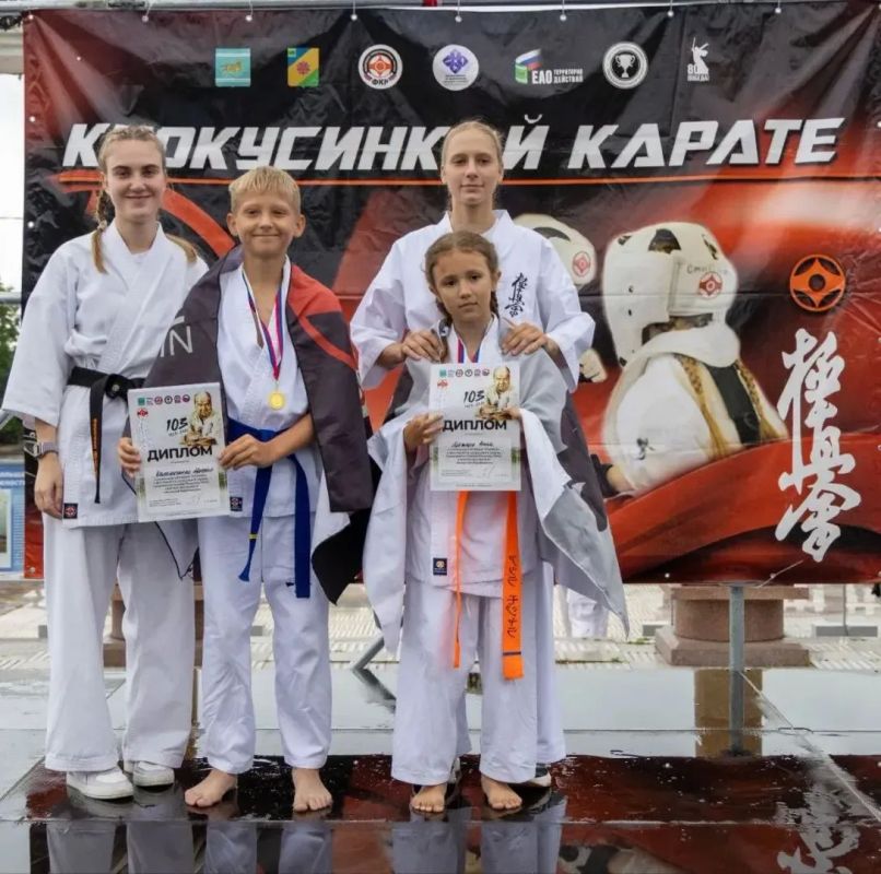 В Биробиджане прошел масштабный фестиваль по киокусинкай карате, посвященный памяти Масутацу Оямы В Биробиджане прошел масштабный фестиваль по киокусинкай карате, посвященный памяти Масутацу Оямы