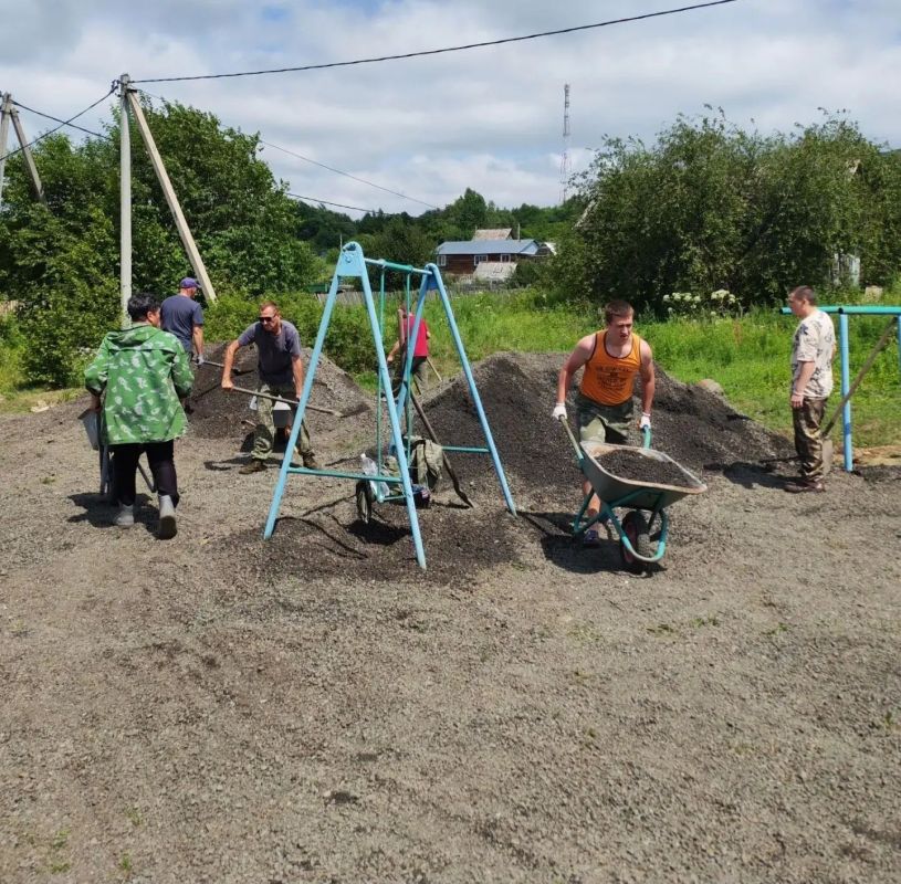 В поселке Хинганске создается современная спортивная зона В поселке Хинганске создается современная спортивная зона