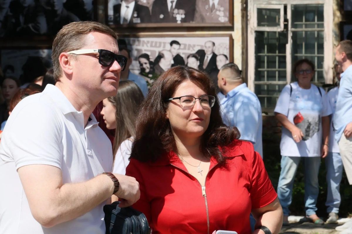 В Биробиджане открылась арт-резиденция «Штерн» В Биробиджане открылась арт-резиденция «Штерн»