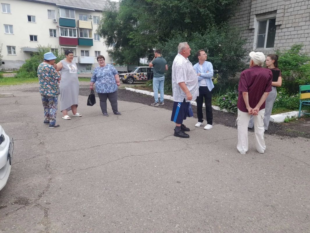 Депутаты Городской Думы Биробиджана проводят встречи с жителями микрорайонов Депутаты Городской Думы Биробиджана проводят встречи с жителями микрорайонов
