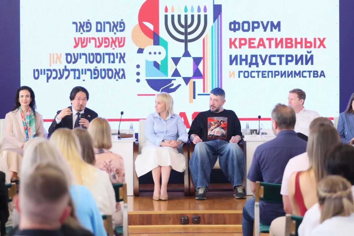 Бадма Башанкаев: креативным индустриям ЕАО нужно активнее привлекать федеральные гранты Бадма Башанкаев: креативным индустриям ЕАО нужно активнее привлекать федеральные гранты