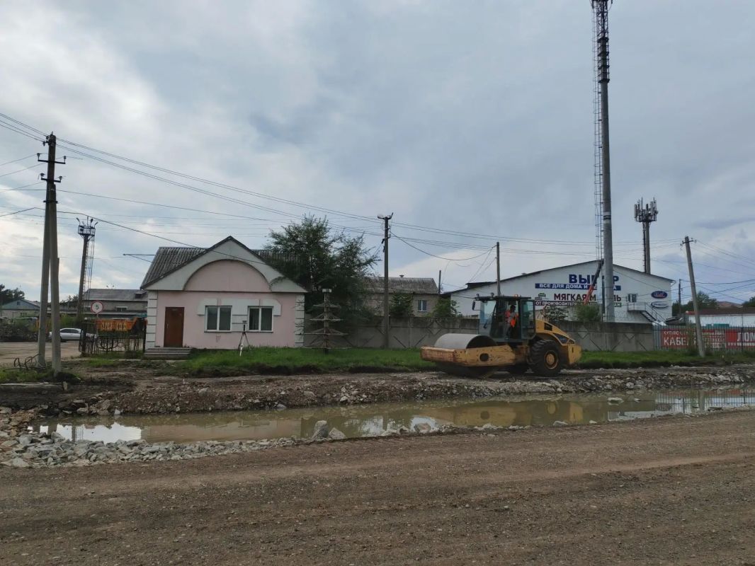#продороги . Подрядчик ООО ПМК «Биробиджанводстрой» готовит автодорогу по ул. Миллера к асфальтированию #продороги . Подрядчик ООО ПМК «Биробиджанводстрой» готовит автодорогу по ул. Миллера к асфальтированию
