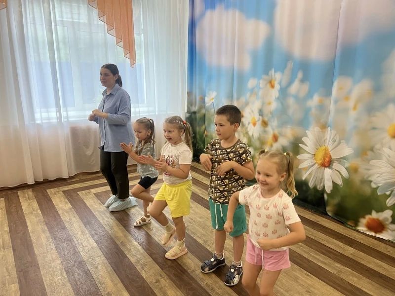 В Облучье полицейские присоединились ко Всероссийской акции «Зарядка со стражем порядка» В Облучье полицейские присоединились ко Всероссийской акции «Зарядка со стражем порядка»