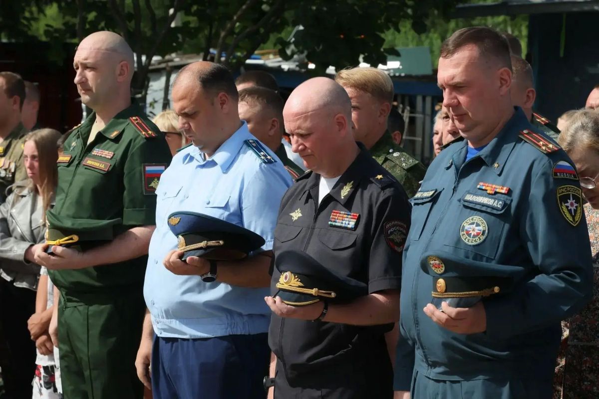 В Биробиджане почтили память Героя России Андрея Ковтуна и всех погибших участников СВО В Биробиджане почтили память Героя России Андрея Ковтуна и всех погибших участников СВО