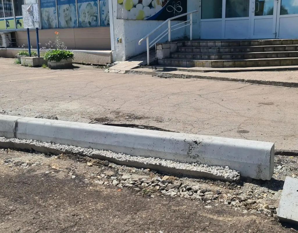 Жалуются на проезжающие машины жители одного из районов Биробиджана Жалуются на проезжающие машины жители одного из районов Биробиджана