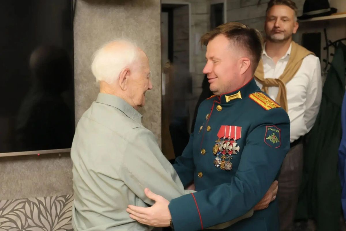 100 лет исполнилось ветерану Великой Отечественной войны Михаилу Фёдоровичу Золотых 100 лет исполнилось ветерану Великой Отечественной войны Михаилу Фёдоровичу Золотых