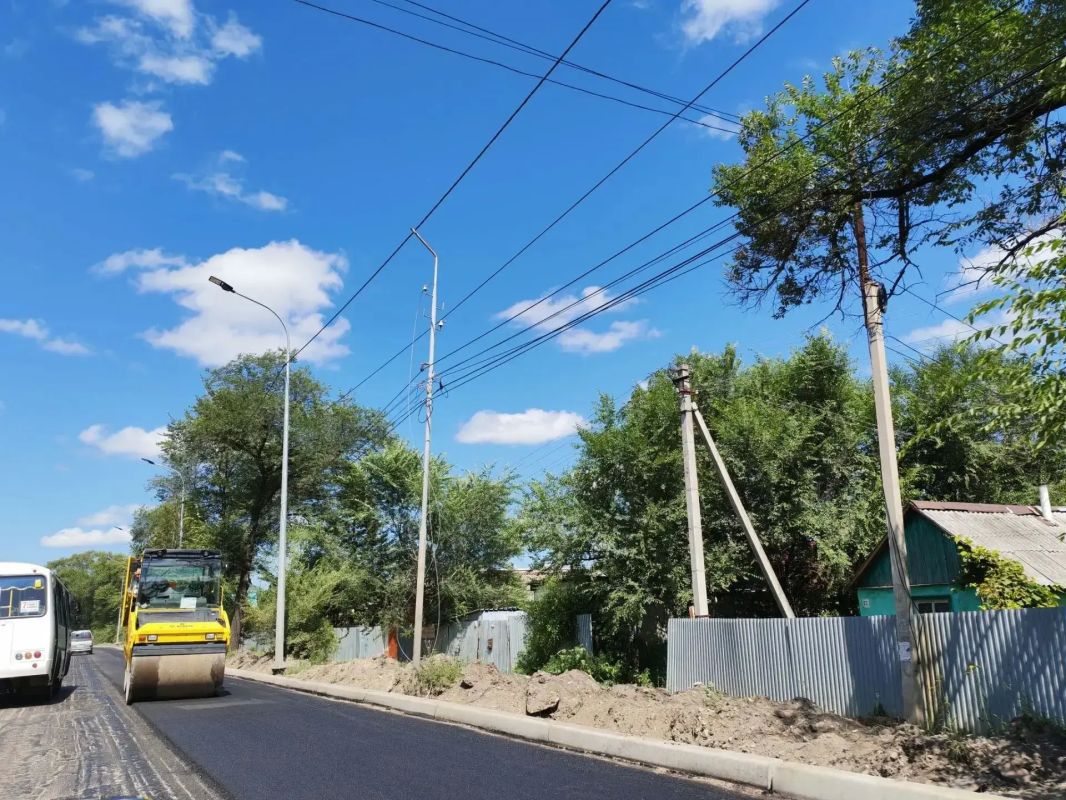 Новый асфальт появляется в центре Биробиджана Новый асфальт появляется в центре Биробиджана
