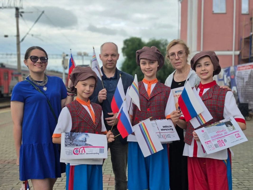 Брендированный поезд «Россия» встретили в Биробиджане Брендированный поезд «Россия» встретили в Биробиджане