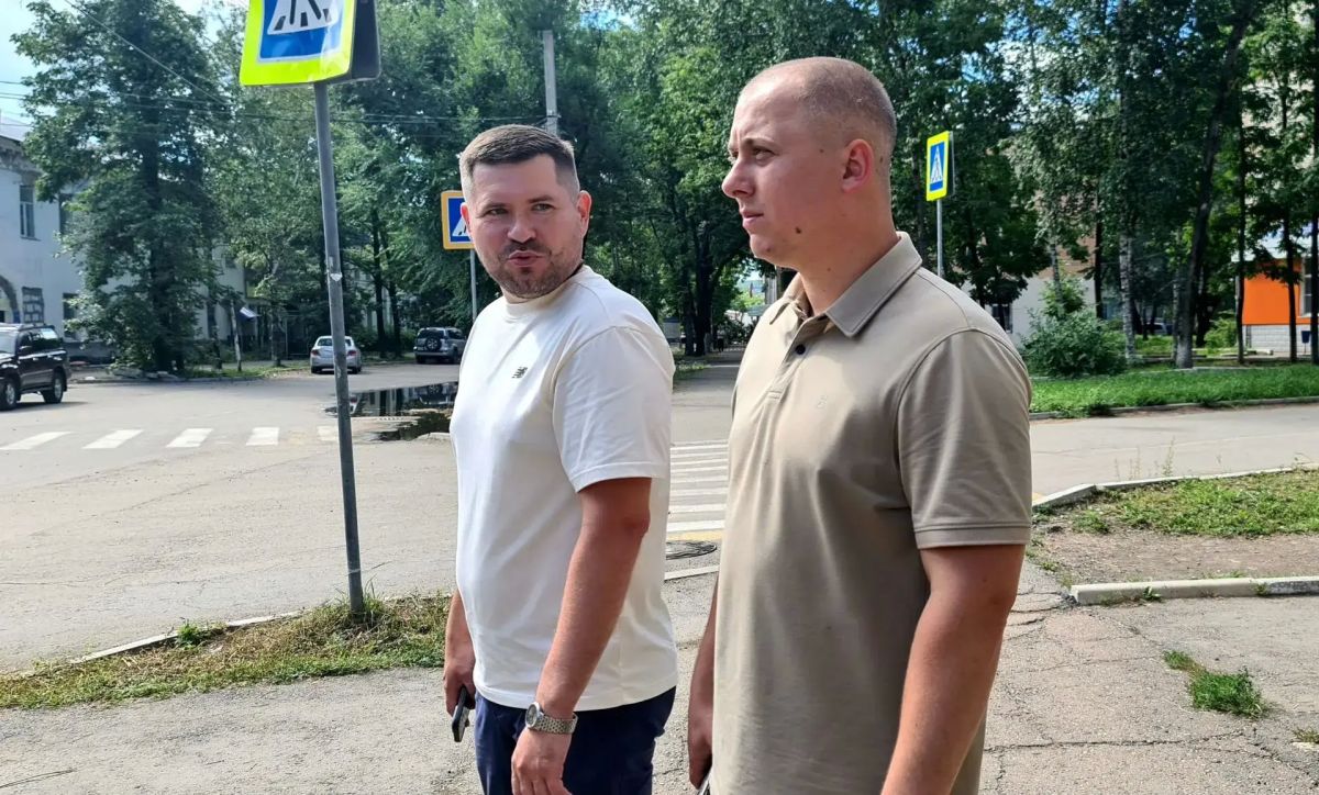 #наличномконтроле . Сегодня вместе с депутатом Городской Думы Кириллом Алексеевичем Девятко провели обход городских улиц Чапаева, Миллера, Дзержинского, Калинина #наличномконтроле . Сегодня вместе с депутатом Городской Думы Кириллом Алексеевичем Девятко провели обход городских улиц Чапаева, Миллера, Дзержинского, Калинина