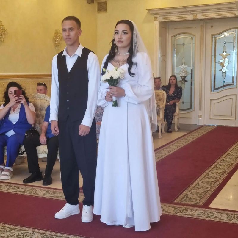 Свадебная пятница. Сегодня, 14.08.2026 года, влюблённые пары Еврейской автономной области сказали друг другу «да» и официально стали семьями Свадебная пятница. Сегодня, 14.08.2026 года, влюблённые пары Еврейской автономной области сказали друг другу «да» и официально стали семьями