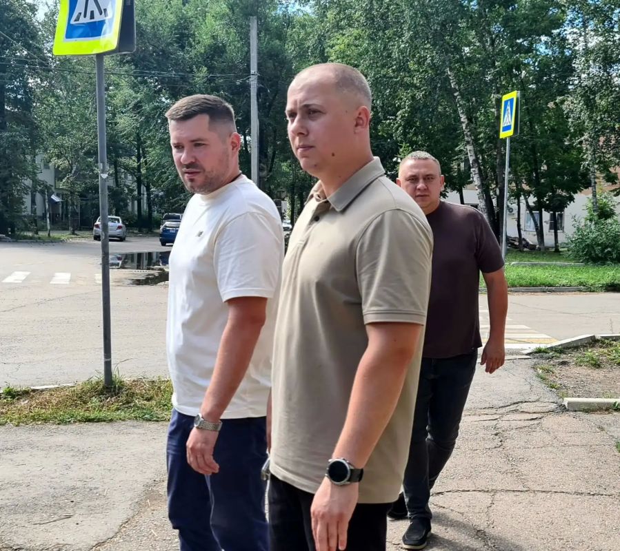 #наличномконтроле . Сегодня вместе с депутатом Городской Думы Кириллом Алексеевичем Девятко провели обход городских улиц Чапаева, Миллера, Дзержинского, Калинина #наличномконтроле . Сегодня вместе с депутатом Городской Думы Кириллом Алексеевичем Девятко провели обход городских улиц Чапаева, Миллера, Дзержинского, Калинина
