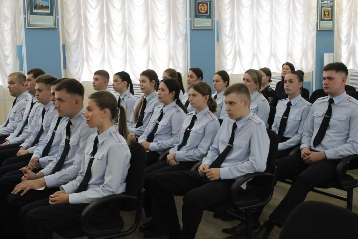 18 молодых сотрудников пополнили ряды полиции ЕАО 18 молодых сотрудников пополнили ряды полиции ЕАО