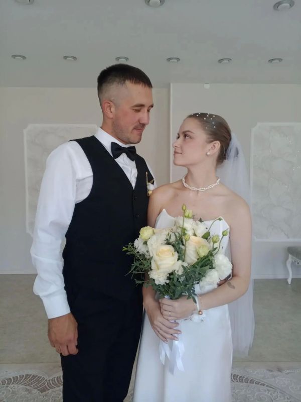 Свадебная пятница. Сегодня, 14.08.2026 года, влюблённые пары Еврейской автономной области сказали друг другу «да» и официально стали семьями Свадебная пятница. Сегодня, 14.08.2026 года, влюблённые пары Еврейской автономной области сказали друг другу «да» и официально стали семьями