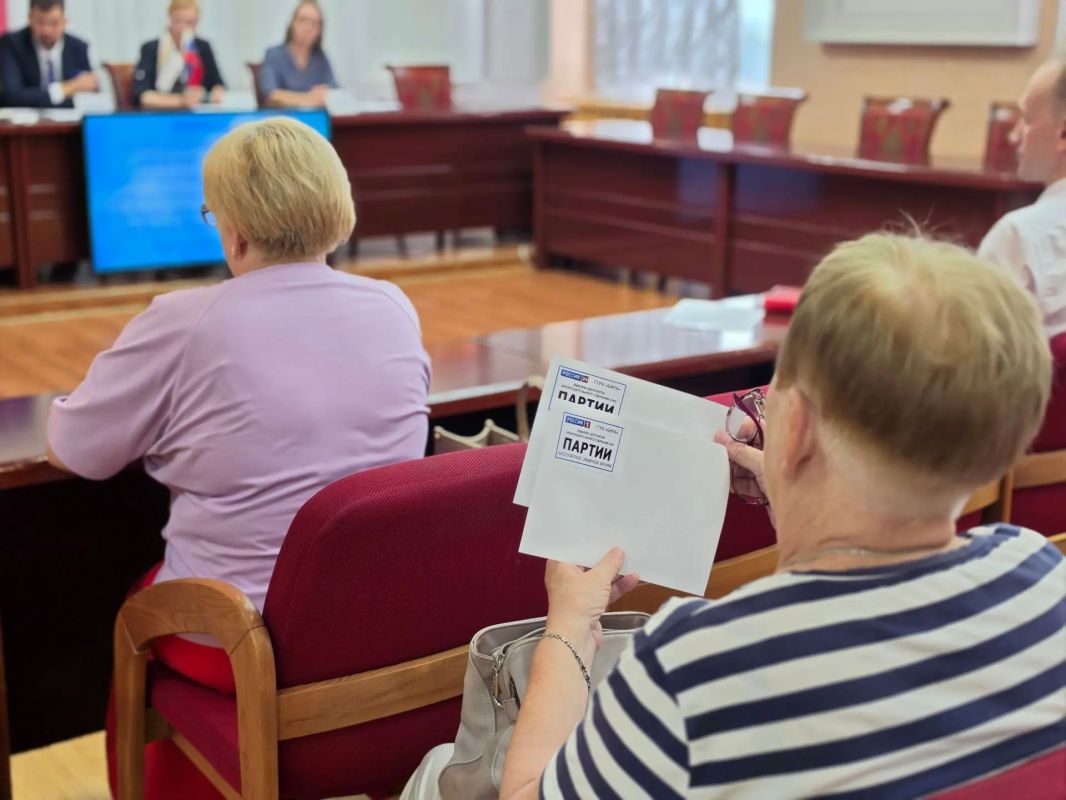 В избиркоме ЕАО прошла жеребьёвка по распределению бесплатного и платного эфирного времени для выборов в Законодательное Собрание В избиркоме ЕАО прошла жеребьёвка по распределению бесплатного и платного эфирного времени для выборов в Законодательное Собрание