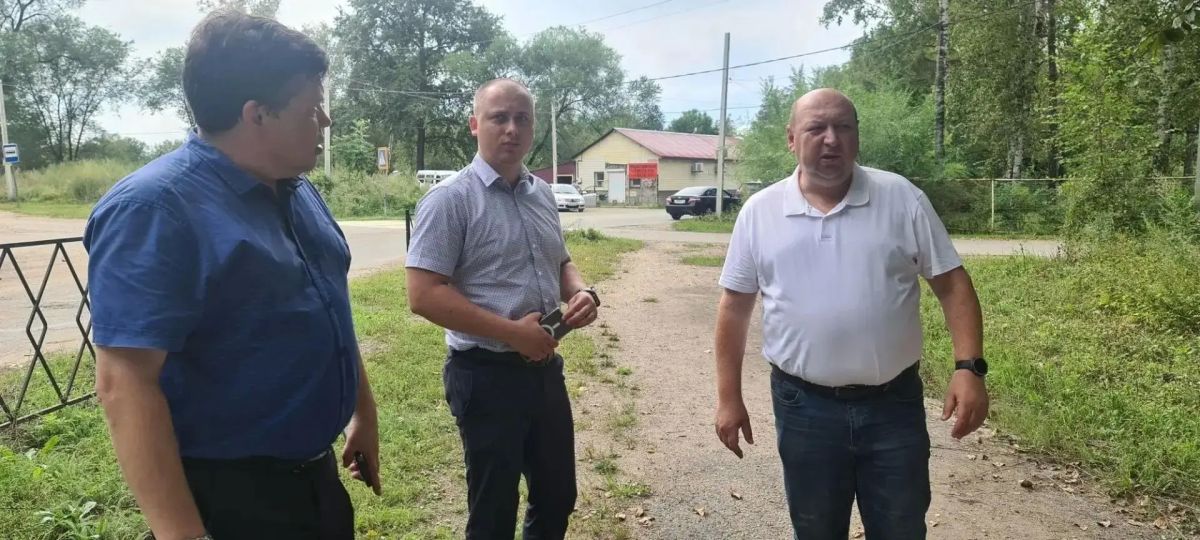 Депутат Городской Думы Кэлин Гожан принял участие в обходе будущего объекта ремонта в микрорайоне Биробиджан-2 Депутат Городской Думы Кэлин Гожан принял участие в обходе будущего объекта ремонта в микрорайоне Биробиджан-2