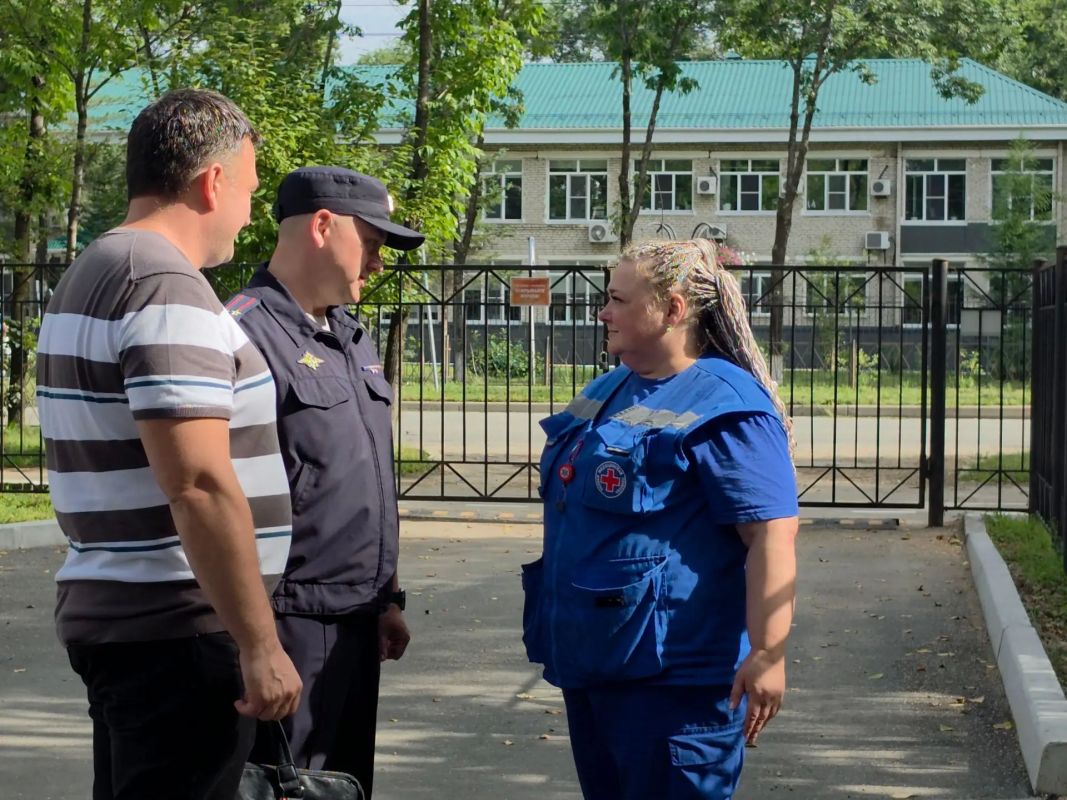 На избирательном участке в Биробиджане обнаружен неизвестный предмет На избирательном участке в Биробиджане обнаружен неизвестный предмет