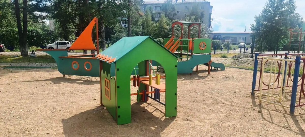 В Биробиджане обновляют территорию детского сада № 50 В Биробиджане обновляют территорию детского сада № 50