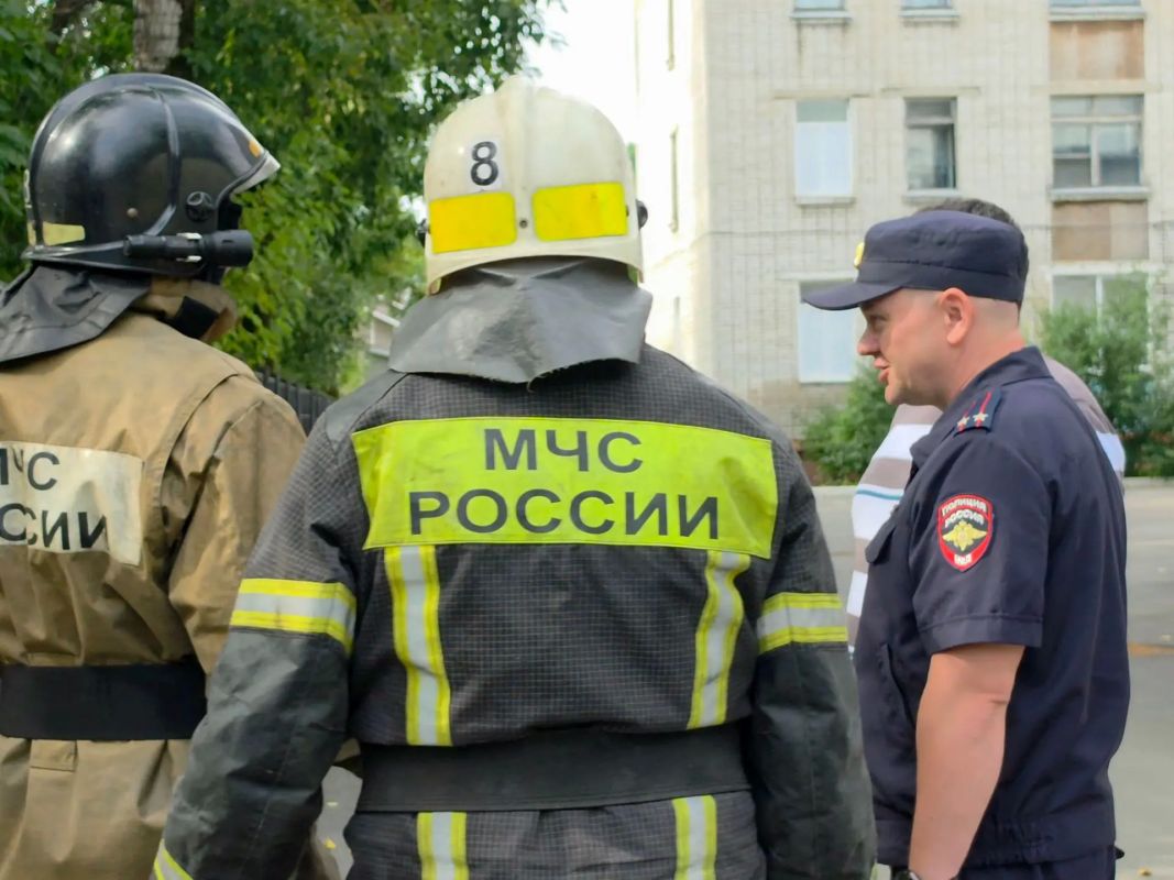 На избирательном участке в Биробиджане обнаружен неизвестный предмет На избирательном участке в Биробиджане обнаружен неизвестный предмет