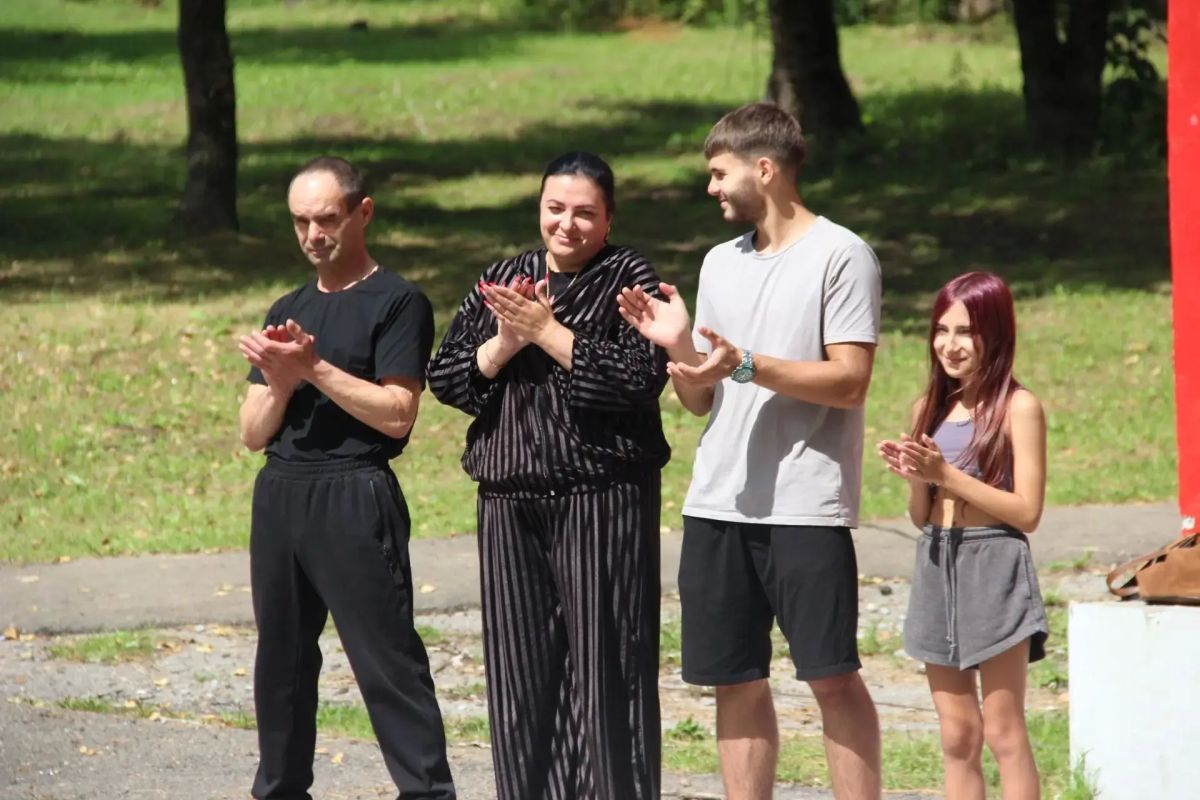 В Облученском районе завершились семейные спортивные соревнования «Папа, мама, я — спортивная семья» В Облученском районе завершились семейные спортивные соревнования «Папа, мама, я — спортивная семья»
