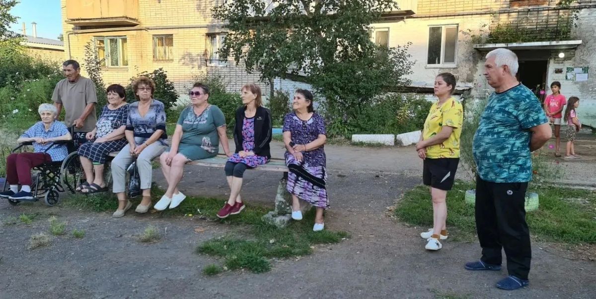Мэр Биробиджана встретился с жителями микрорайона Биробиджан-2 Мэр Биробиджана встретился с жителями микрорайона Биробиджан-2