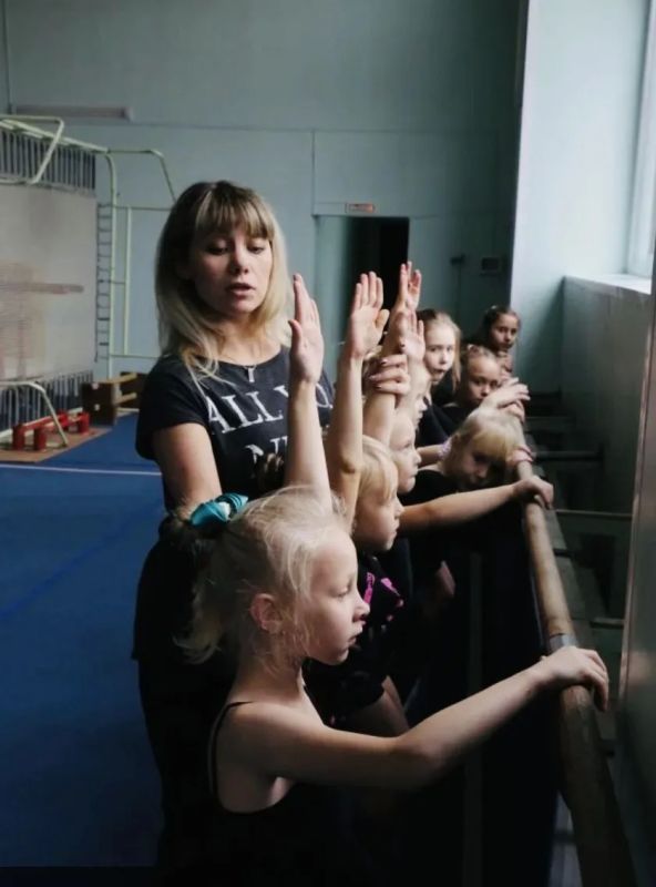 История спортивных побед: как развивалась художественная гимнастика в Еврейской автономной области История спортивных побед: как развивалась художественная гимнастика в Еврейской автономной области
