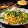 Сытные спагетти с рукколой и кедровыми орехами: идеальный легкий ужин