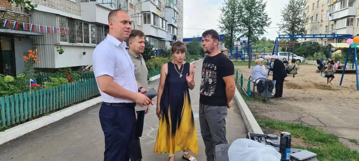 В Биробиджане открылась новая зона отдыха для жителей Советской, 72б В Биробиджане открылась новая зона отдыха для жителей Советской, 72б