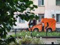 В Биробиджане проводится активная работа по очистке прибордюрных зон