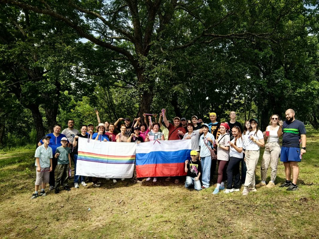 Сотрудники Министерства молодёжной политики ЕАО присоединились к экскурсии Российского географического общества и отправились в путешествие по удивительным уголкам нашей области! Сотрудники Министерства молодёжной политики ЕАО присоединились к экскурсии Российского географического общества и отправились в путешествие по удивительным уголкам нашей области!