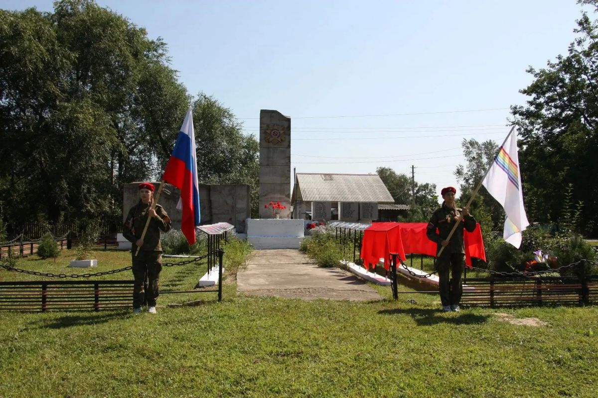 Новые пилоны Аллеи памяти «Мост Победы» открыты в с. Нагибово ЕАО Новые пилоны Аллеи памяти «Мост Победы» открыты в с. Нагибово ЕАО