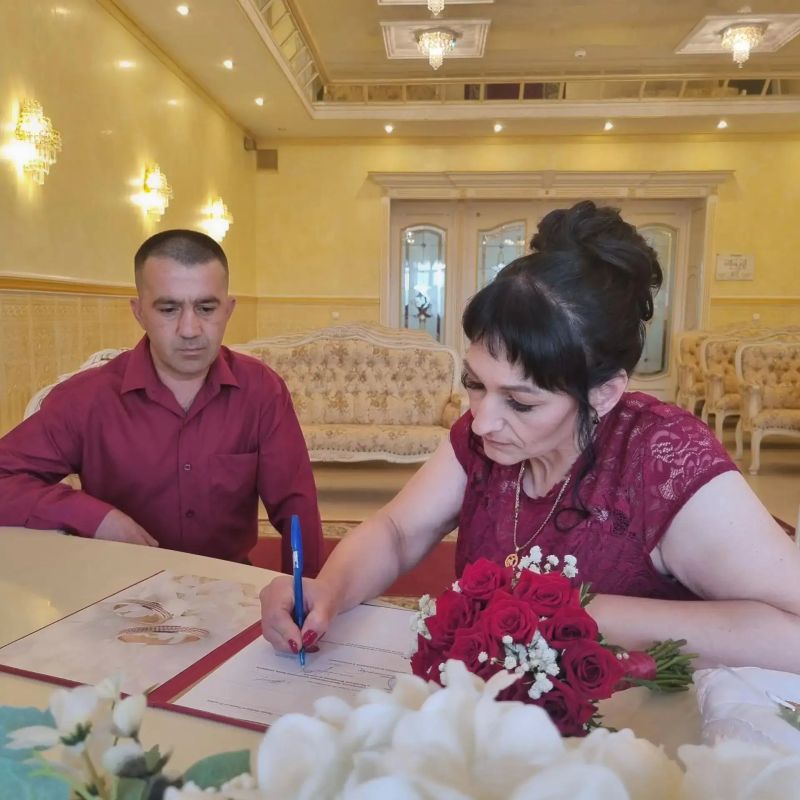 Свадьба в красивую дату. Сегодня, 26.08.2026, в Еврейской автономной области родились новые семьи! Создание семьи — это особенный момент, наполненный теплом, надеждой и верой в счастливое будущее Свадьба в красивую дату. Сегодня, 26.08.2026, в Еврейской автономной области родились новые семьи! Создание семьи — это особенный момент, наполненный теплом, надеждой и верой в счастливое будущее
