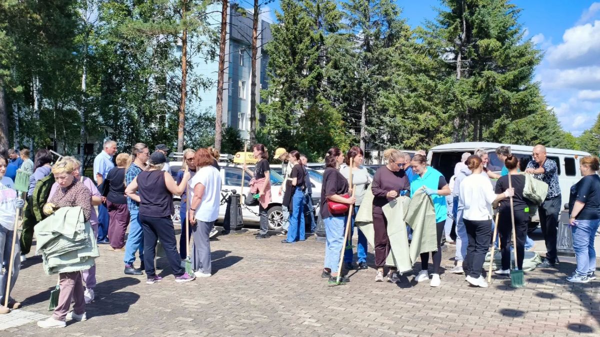Внесли вклад в чистоту нашего города Внесли вклад в чистоту нашего города