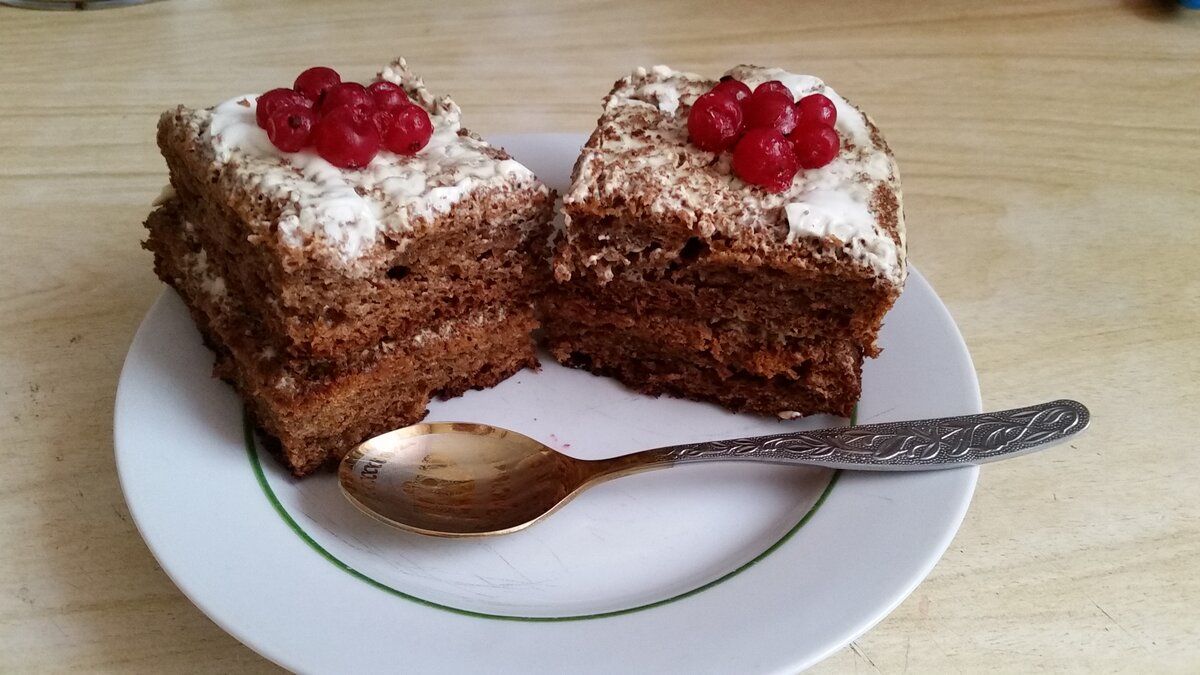 Когда варенье забродило: как создать вкусный торт за час