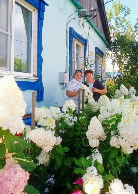 У каждого двора — своя душа и свои цветы! У каждого двора — своя душа и свои цветы!