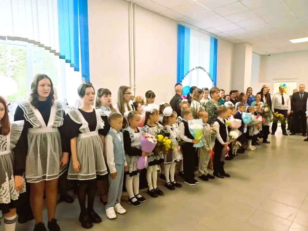 Первый звонок в обновлённых стенах Первый звонок в обновлённых стенах