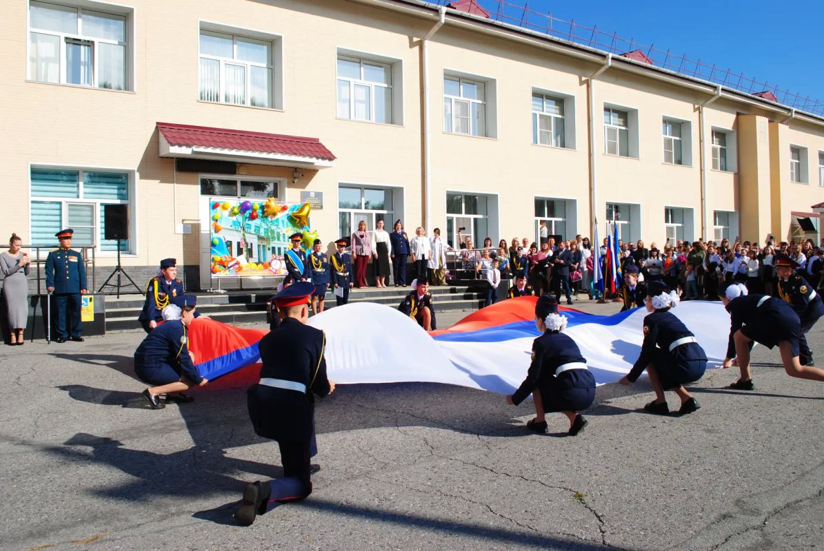 Старший помощник руководителя регионального следственного управления приняла участие в торжественной линейке, посвященной началу учебного года, и поздравила учащихся кадетских классов Следственного комитета Российской... Старший помощник руководителя регионального следственного управления приняла участие в торжественной линейке, посвященной началу учебного года, и поздравила учащихся кадетских классов Следственного комитета Российской...