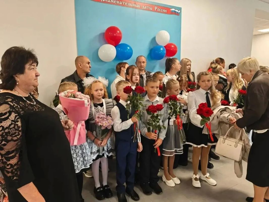 Первый звонок в обновлённых стенах Первый звонок в обновлённых стенах