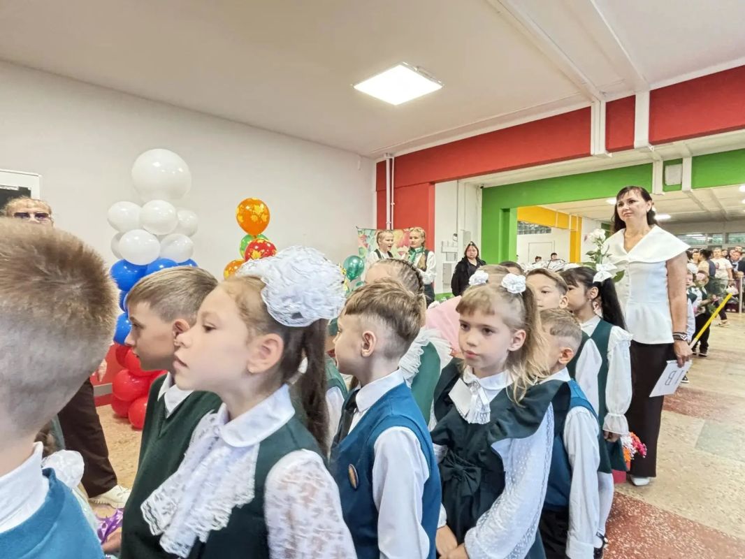 Первый звонок в обновлённых стенах Первый звонок в обновлённых стенах