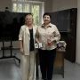 Сегодня руководитель Управления Росреестра по Еврейской автономной области Светлана Зуева вручила награду сотруднику Управления