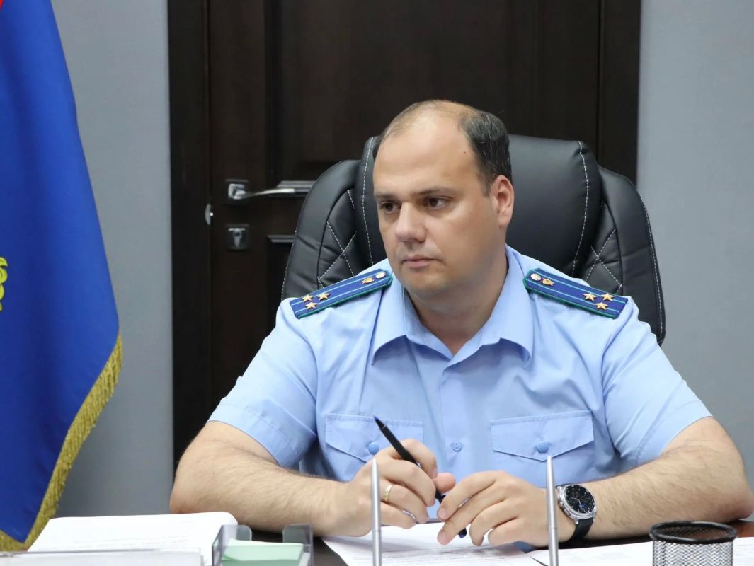 Прокурор Еврейской автономной области Дмитрий Седых провел личный приём предпринимателей, в котором принял участие Уполномоченный по защите прав предпринимателей в ЕАО Вячеслав Пастухов