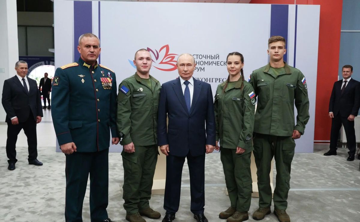 ВЭФ-2026: президент провел совещание по ускоренному развитию Дальнего Востока и Арктики ВЭФ-2026: президент провел совещание по ускоренному развитию Дальнего Востока и Арктики