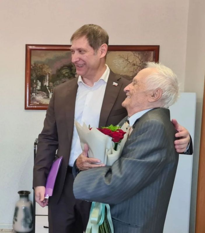 Почётному гражданину Биробиджана, композитору Роальду Васильеву исполнилось 95 лет Почётному гражданину Биробиджана, композитору Роальду Васильеву исполнилось 95 лет