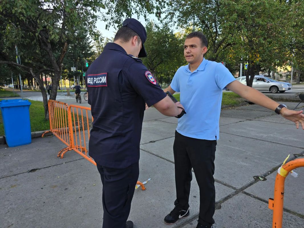 Обеспечение правопорядка на массовых мероприятиях — в зоне особого внимания УМВД России по Еврейской автономной области Обеспечение правопорядка на массовых мероприятиях — в зоне особого внимания УМВД России по Еврейской автономной области