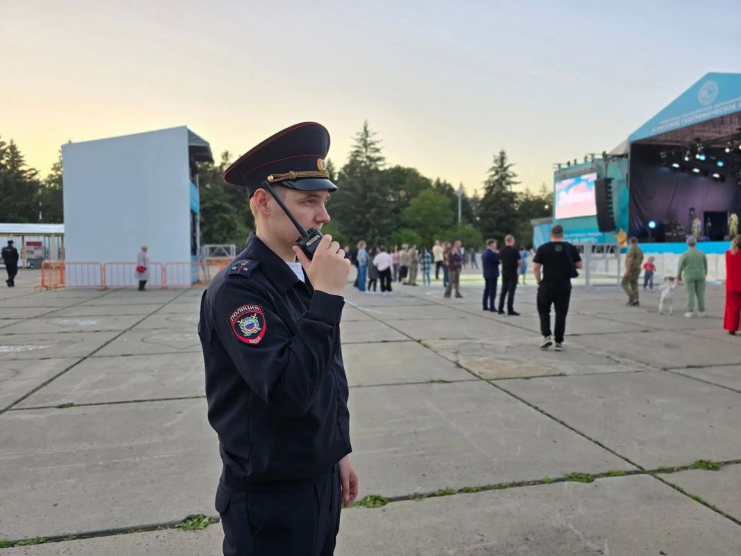 Обеспечение правопорядка на массовых мероприятиях — в зоне особого внимания УМВД России по Еврейской автономной области Обеспечение правопорядка на массовых мероприятиях — в зоне особого внимания УМВД России по Еврейской автономной области