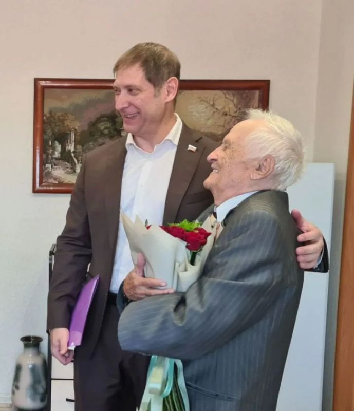 Почетному гражданину Биробиджана, композитору Роальду Леонидовичу Васильеву - 95 лет Почетному гражданину Биробиджана, композитору Роальду Леонидовичу Васильеву - 95 лет